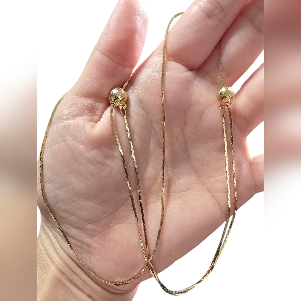 Elegant Gold Necklace